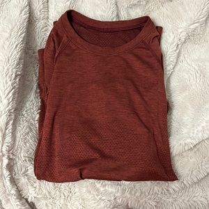 size 2 lulu long sleeved shirt